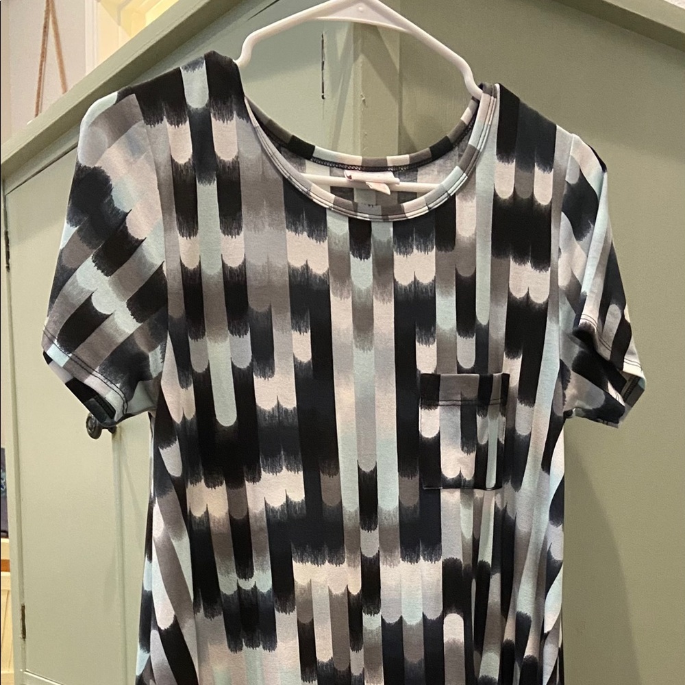 Dress with high-low hem line